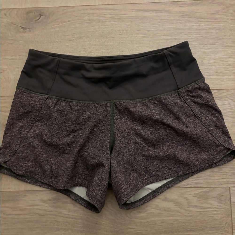 Lululemon athletic grey speed up High-rise lined short 2.5”. Size 4